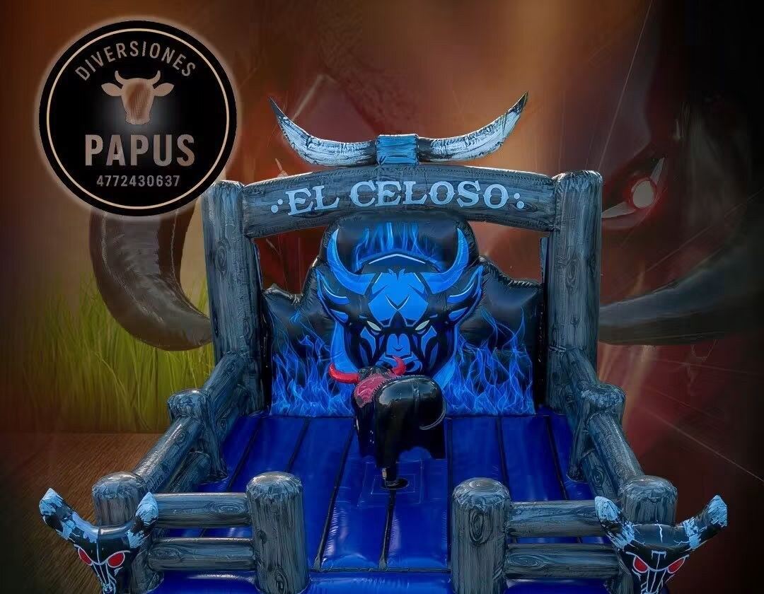 Toro mecánico El Celoso con arena azul y negra